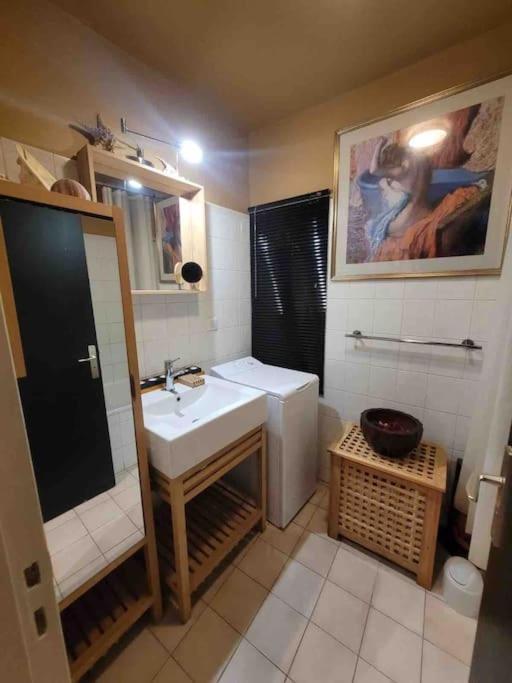 Vieux Vibrant Apartment *